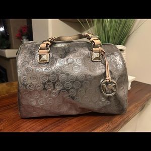 Michael Kors Metallic Barrel (Large)